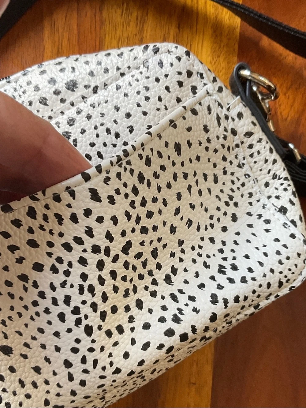 thirty-one White Crossbody Bag with Black Speckled Print
